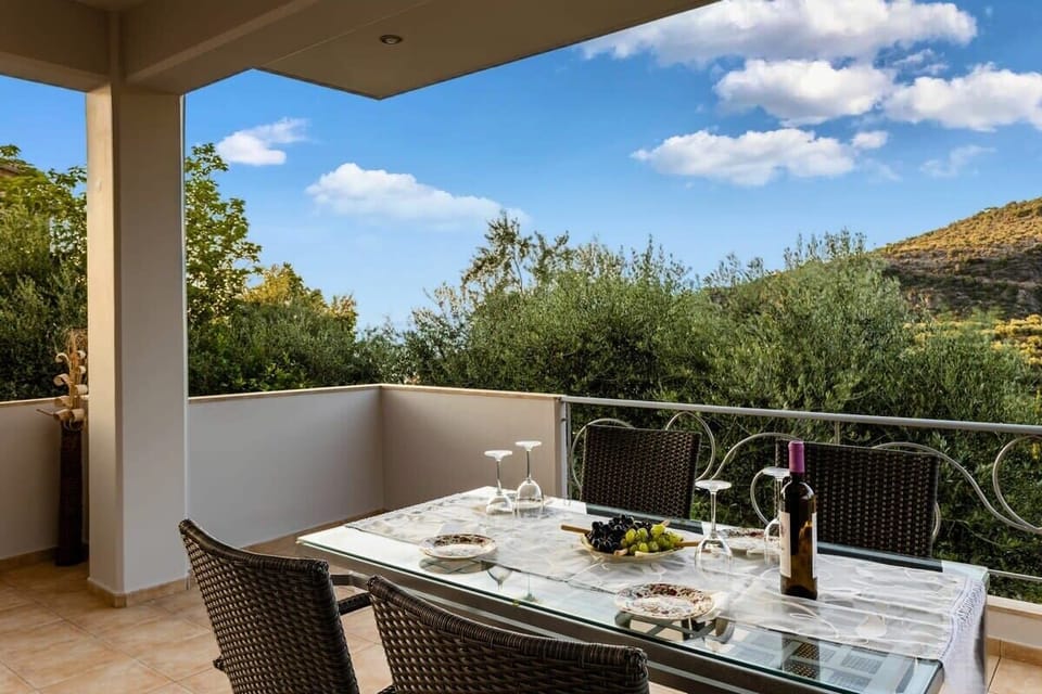 Open-air opulence: where space meets a breath of fresh possibilities