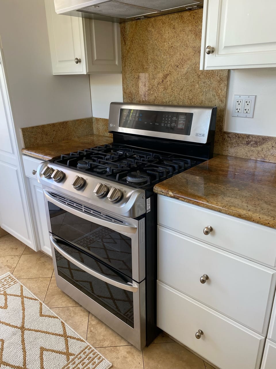 Gas stove, double oven