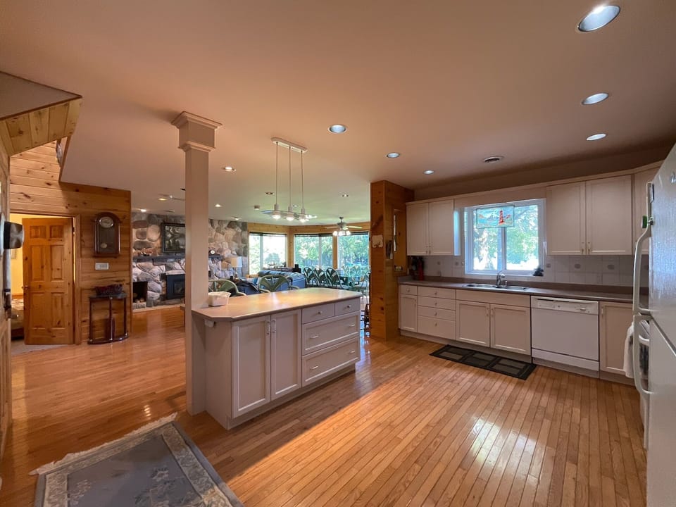 Large open concept kitchen