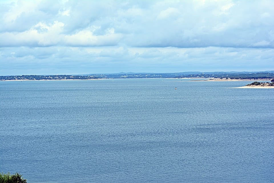 Gorgeous Canyon Lake - a boater's delight