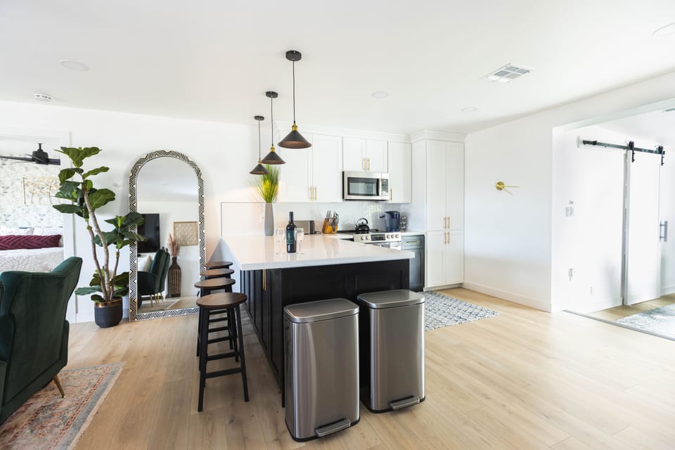 Whether cooking for a few or ten, this well-equipped kitchen has you covered!