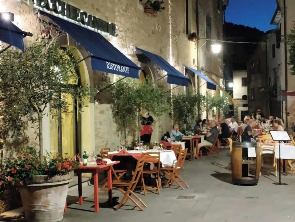 Two great restaurants Le Vecchi Cantine and the Chianni Bistro.