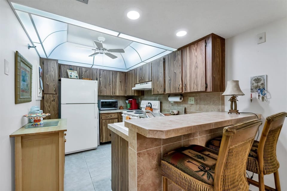 Breakfast bar