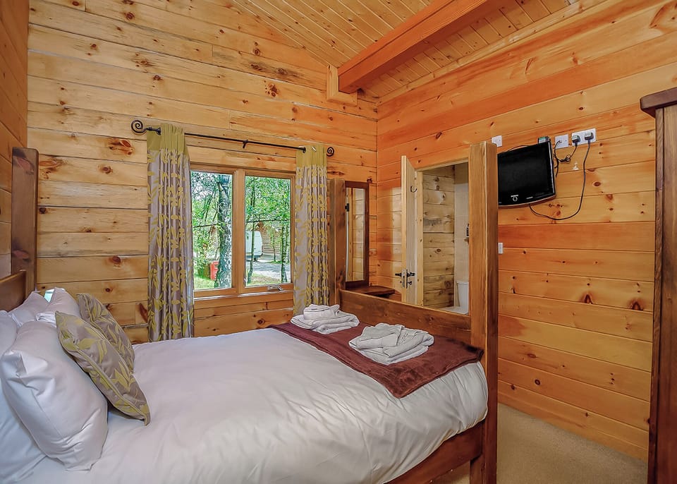 Bedroom, Bed, House