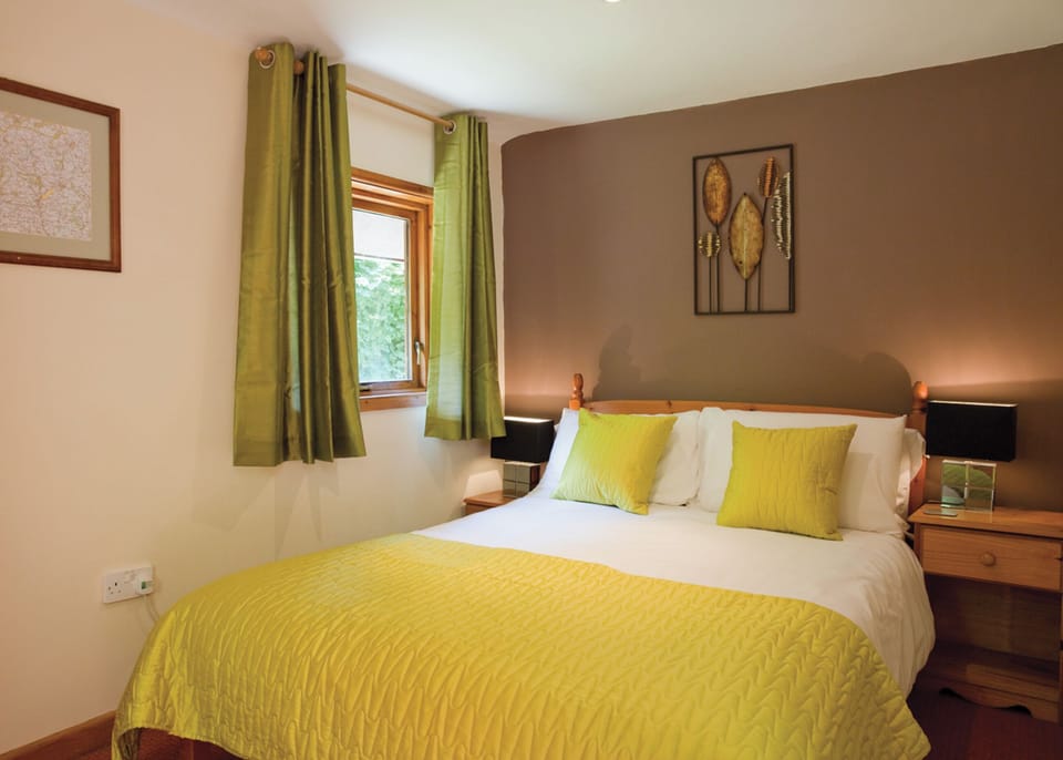 Bedroom, Bed