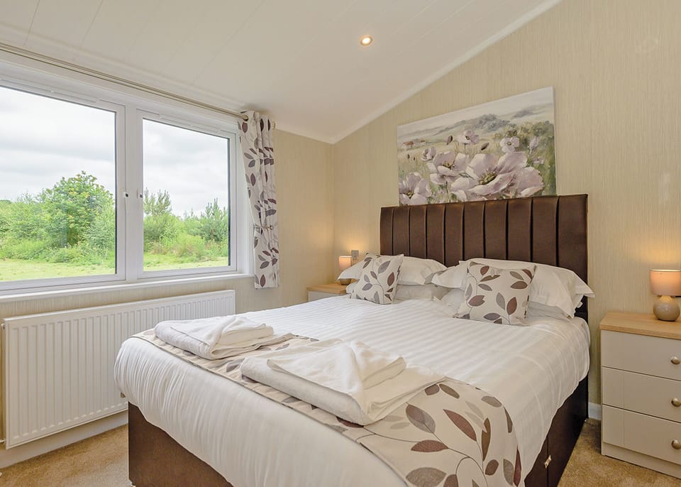 Bedroom, Bed