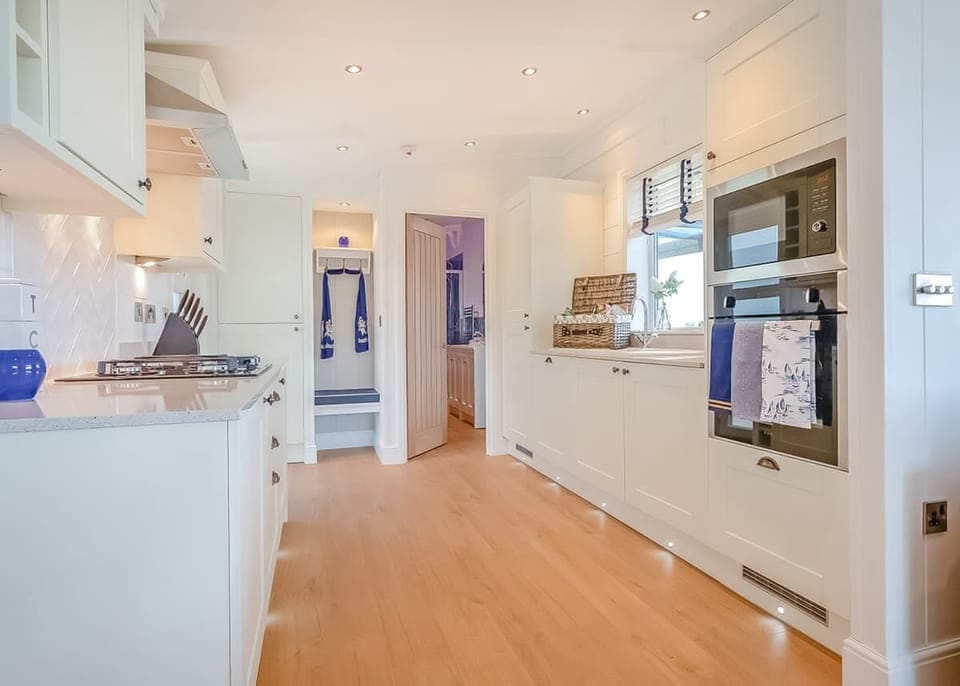 Hampton 1 - Celtic Escapes, Narberth