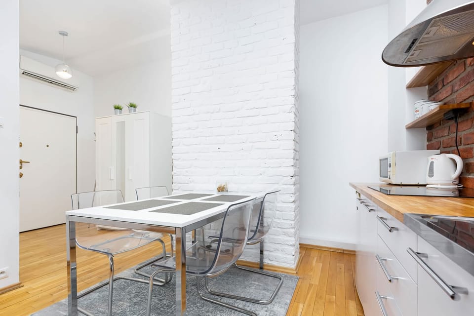 A detailed view of the well-equipped kitchen area, perfect for preparing meals during your stay.
