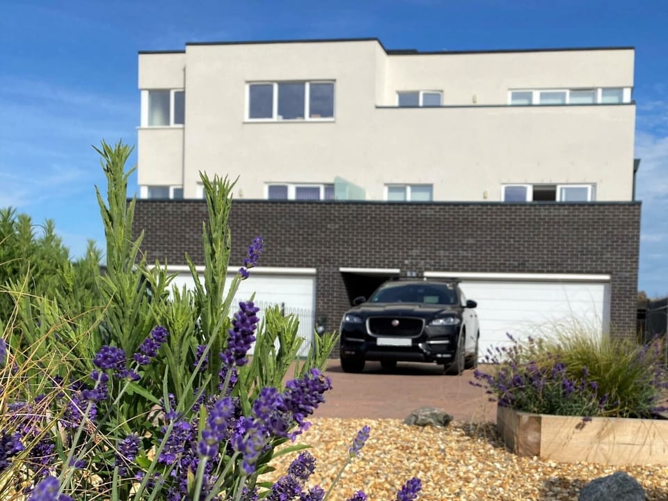 Driveway parking for two cars