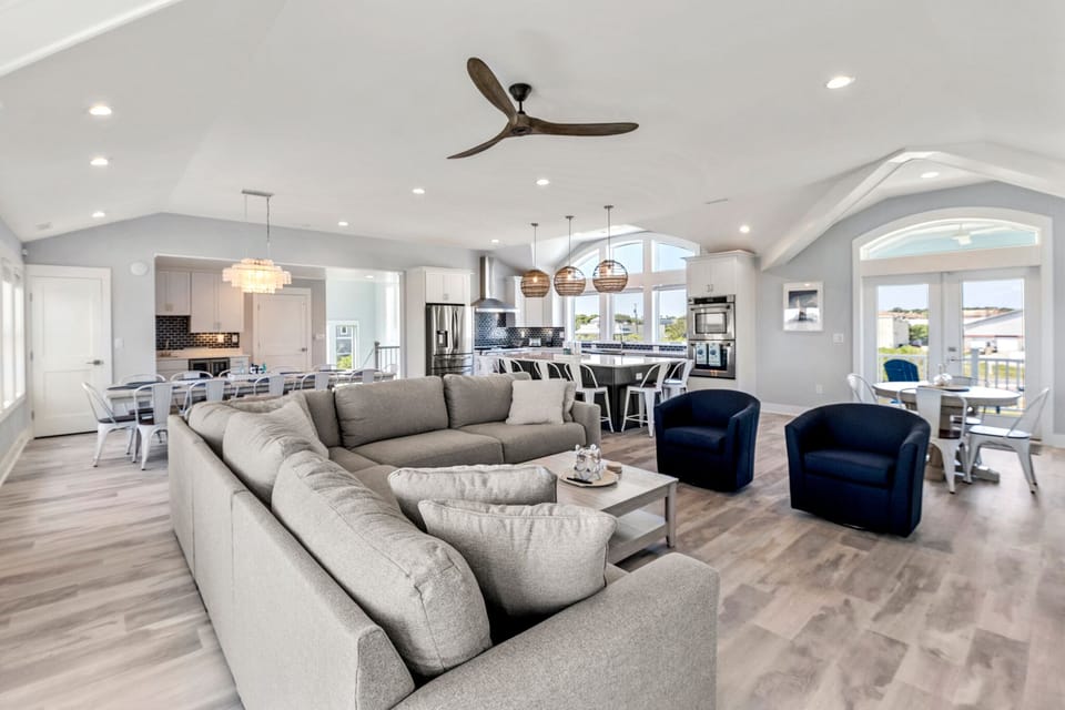 KH5499: Sandy Cheeks in Kitty Hawk | Top Level Living Area
