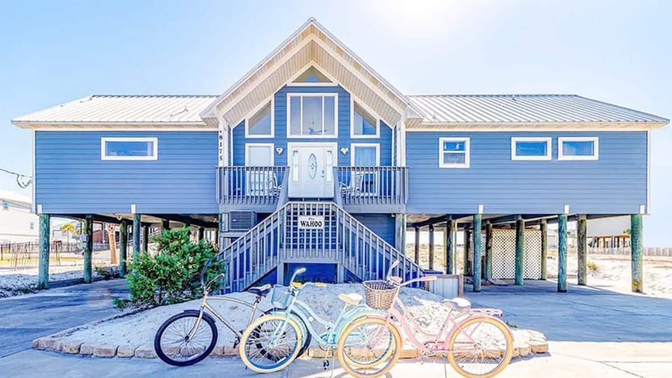 Welcome to Bleu, a Tstays property.