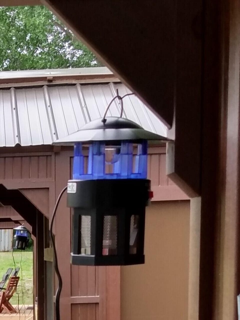 Electric mosquito repellent device 