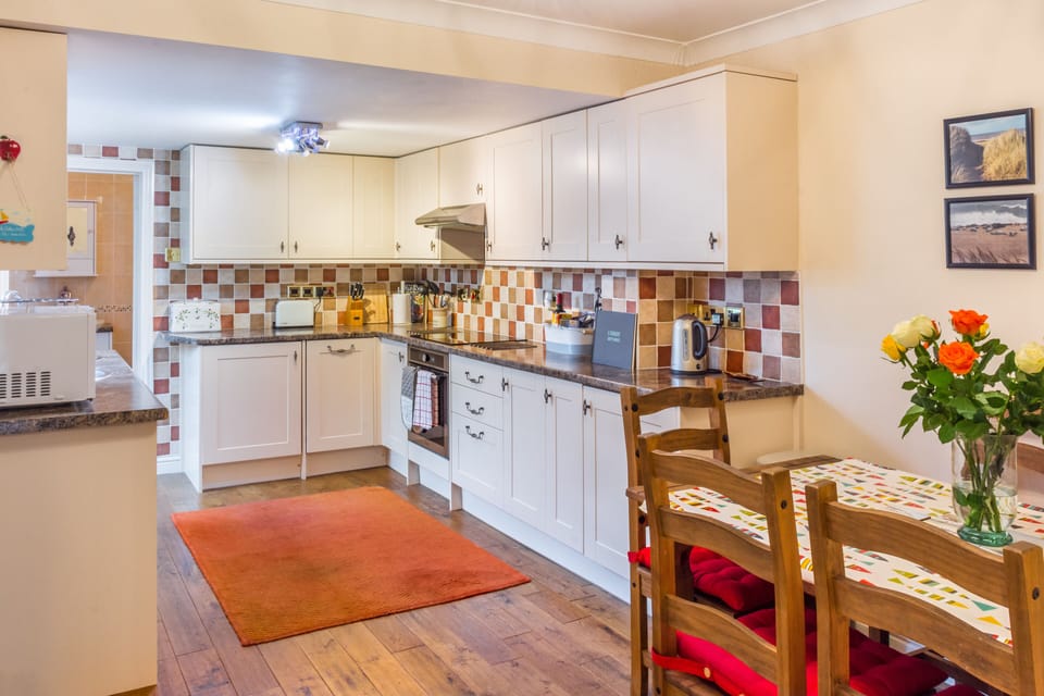 Spacious, Well Equipped Kitchen
