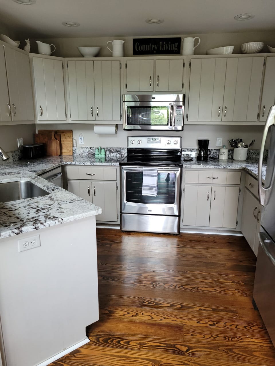 Full Kitchen 