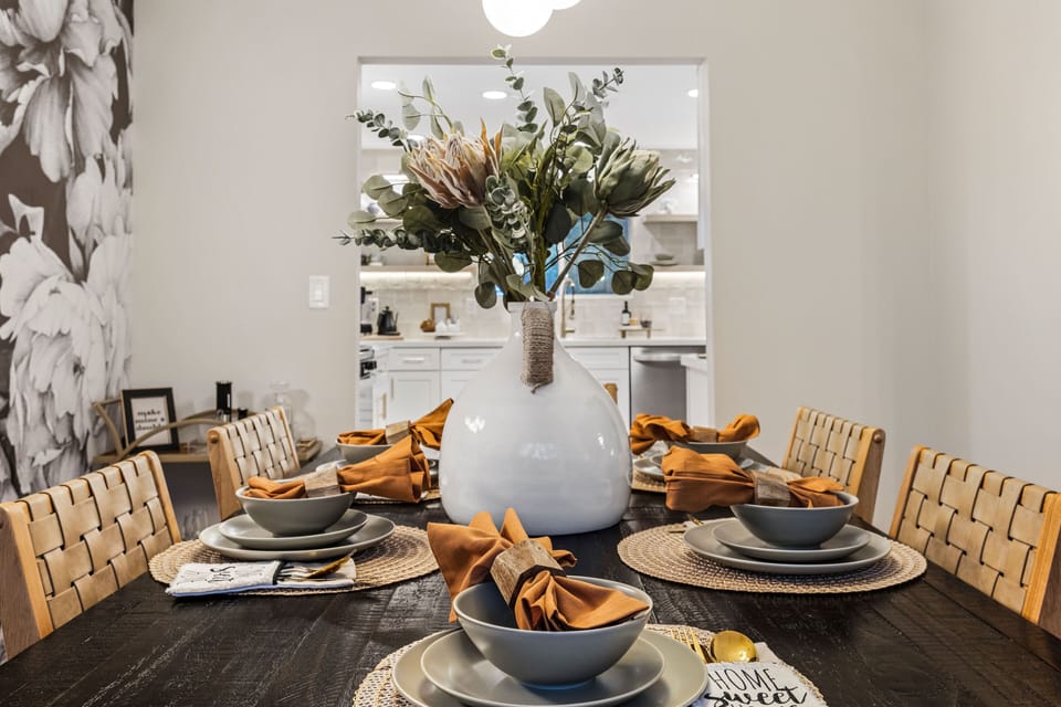 Bohorganic Dining table with Seating for 6