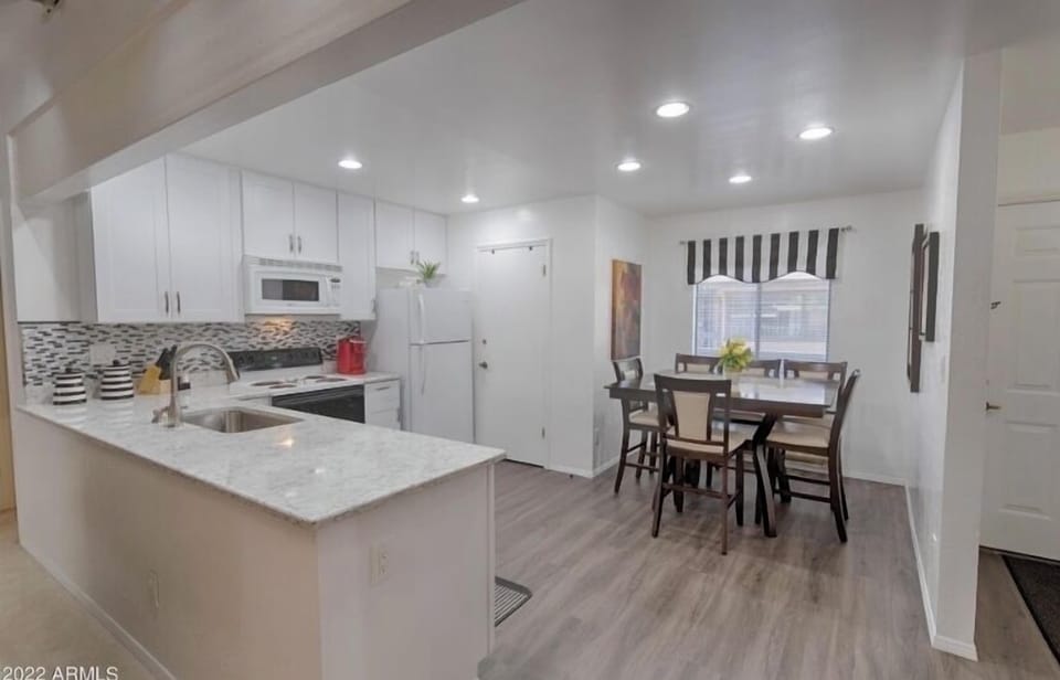Kitchen/dining area