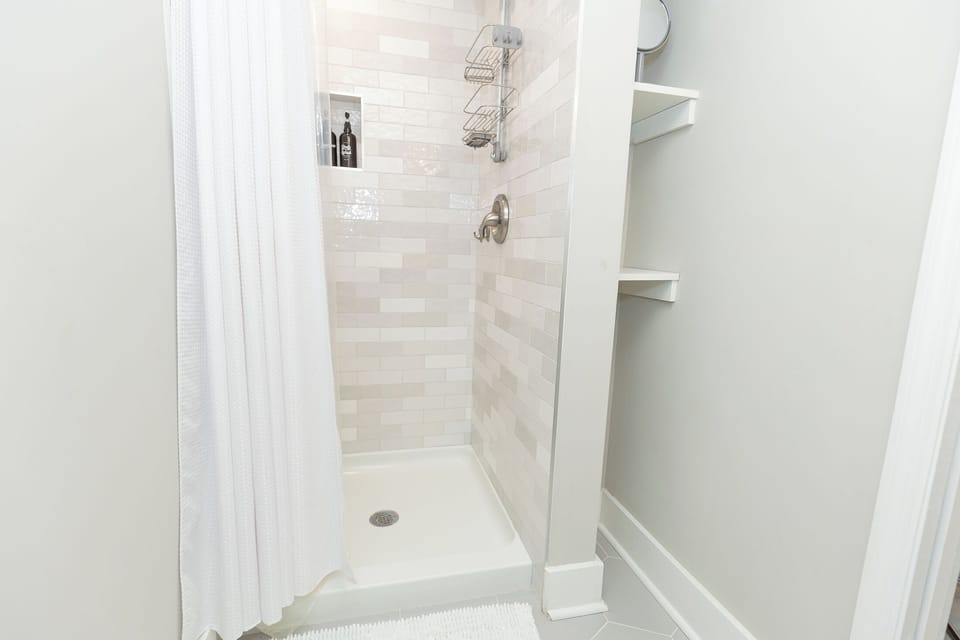 Second Full Bathroom (2)