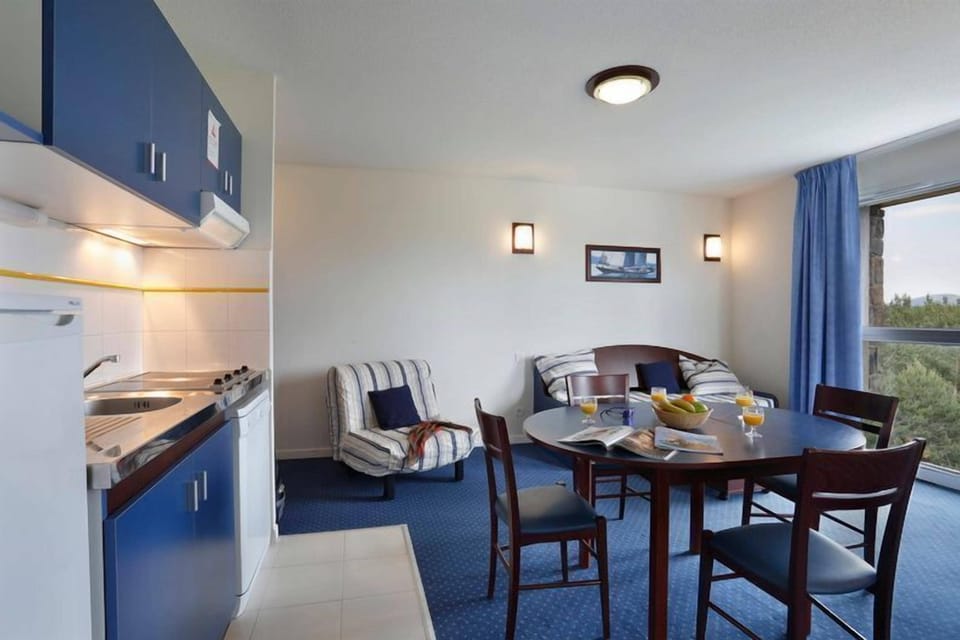 Tuck into a great meal in your dining area.