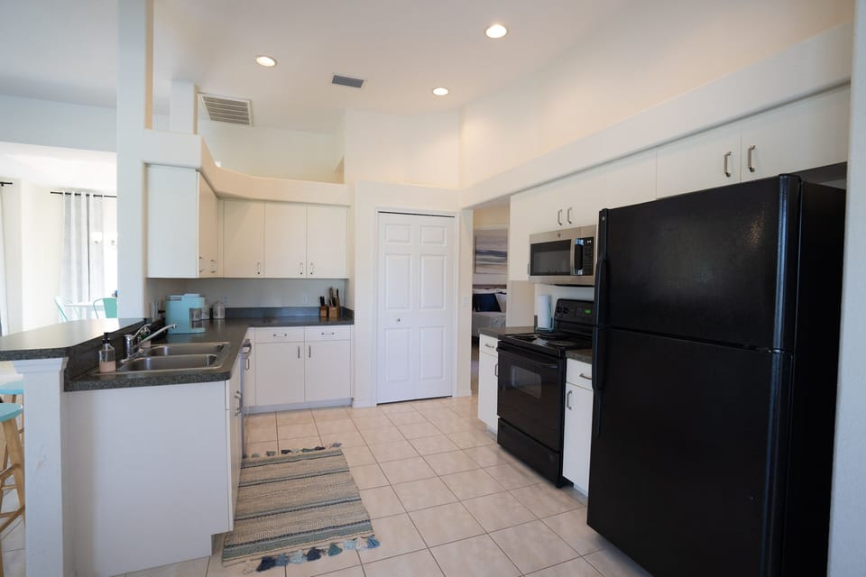 Kitchen with all the essentials and more! 