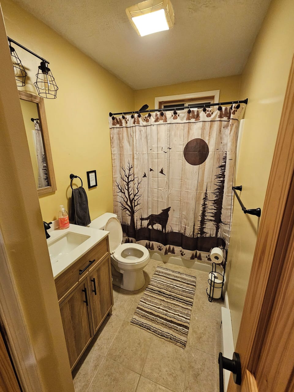 2nd floor bathroom