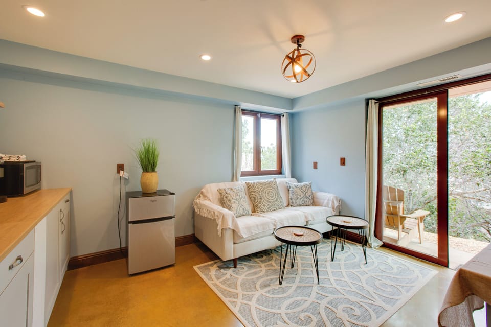 Living Room | Queen Sleeper Sofa