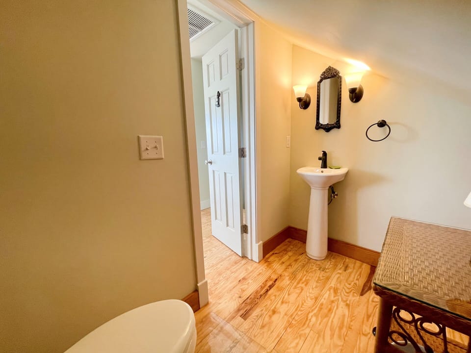 Half Bath, Upper Level
