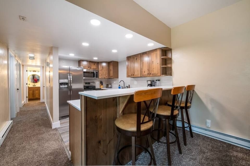 Steamboat Dream Vacation - Rockies 2 Bedroom/2 Bath Condo - Newly Remodeled (6)