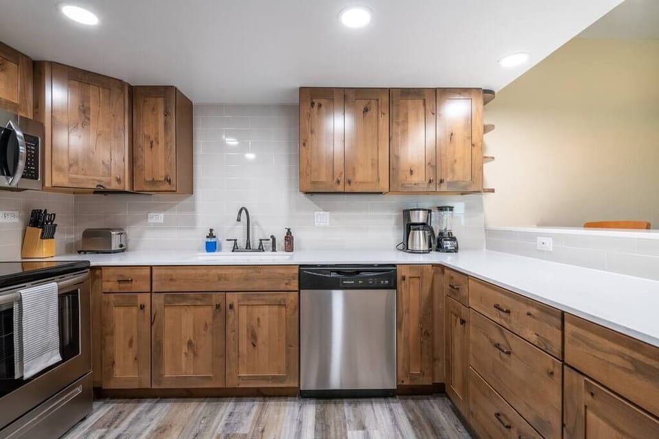 Steamboat Dream Vacation - Rockies 2 Bedroom/2 Bath Condo - Newly Remodeled (4)