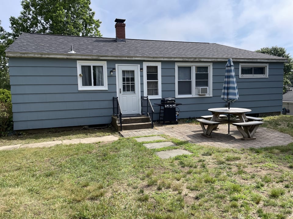 Seaview Avenue entrance with small grill and picnic table