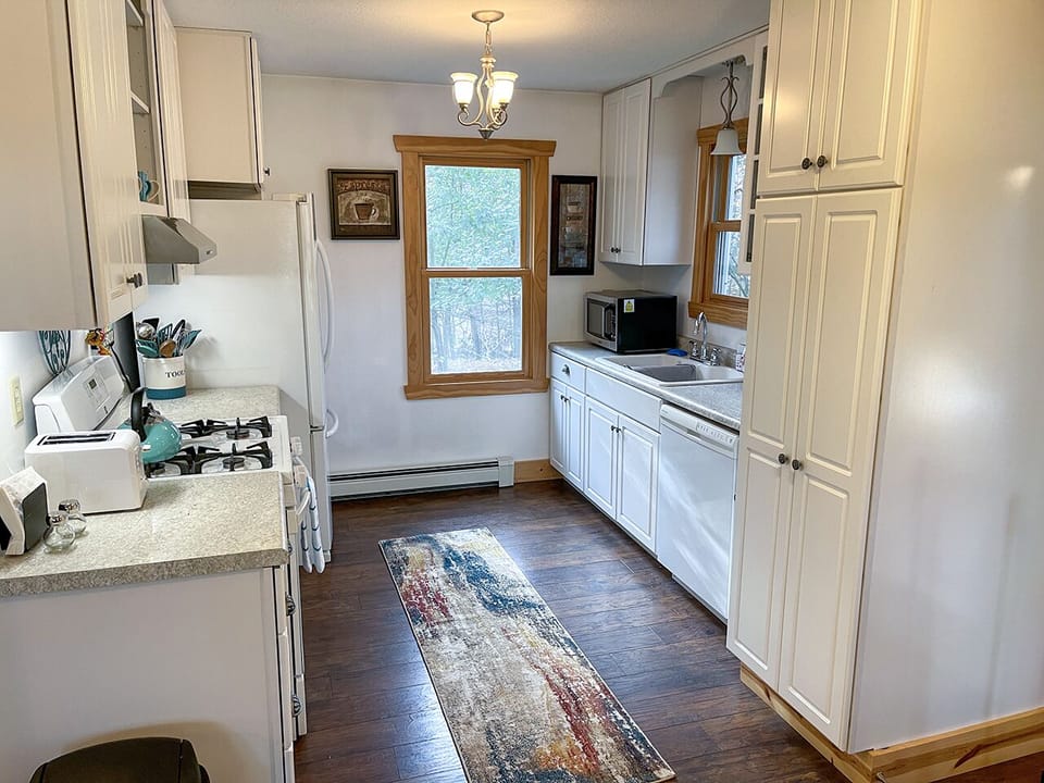 Full kitchen