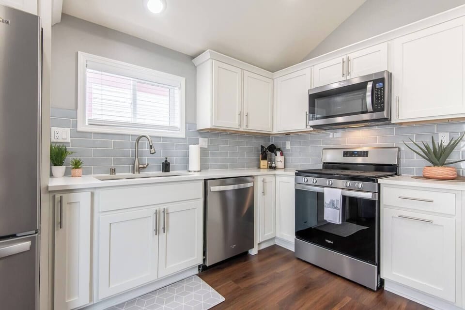 Kitchen with stainless steel appliances 