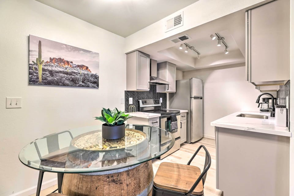 Dining Area | Dishware/Flatware