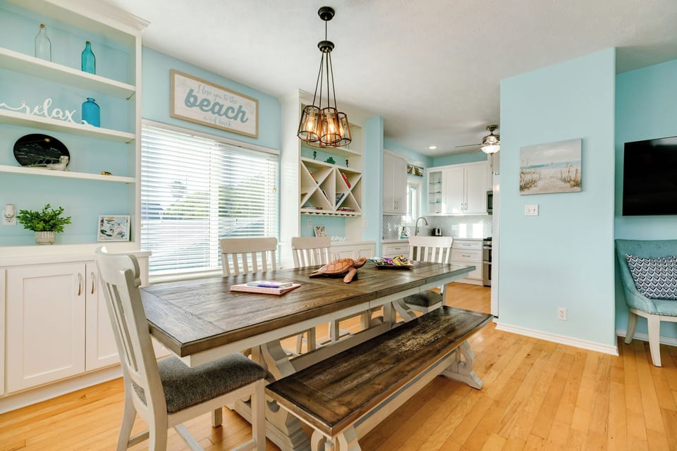 dining area next to the kitchen