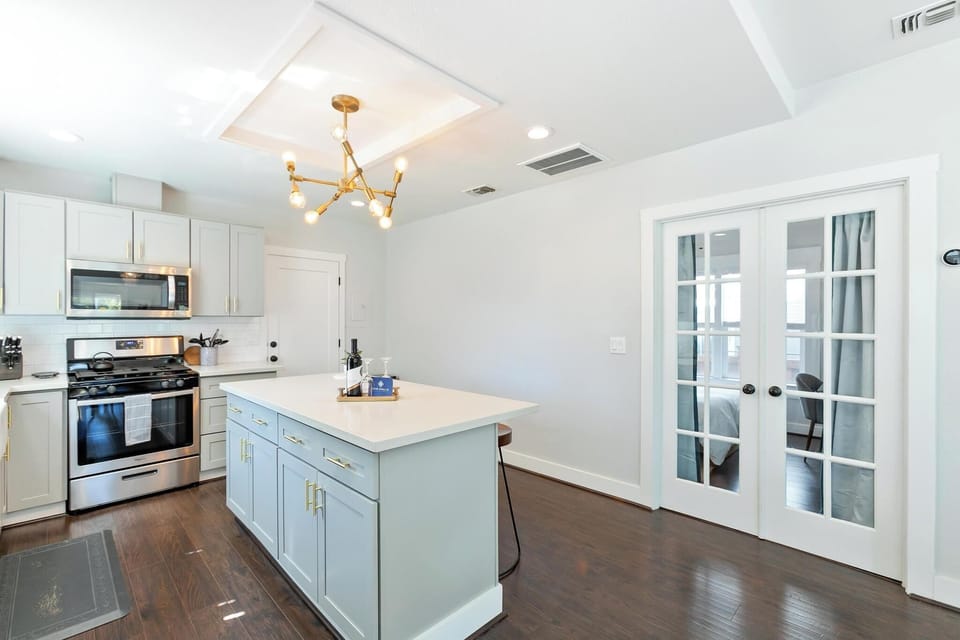 Kitchen/Door to 2nd bedroom