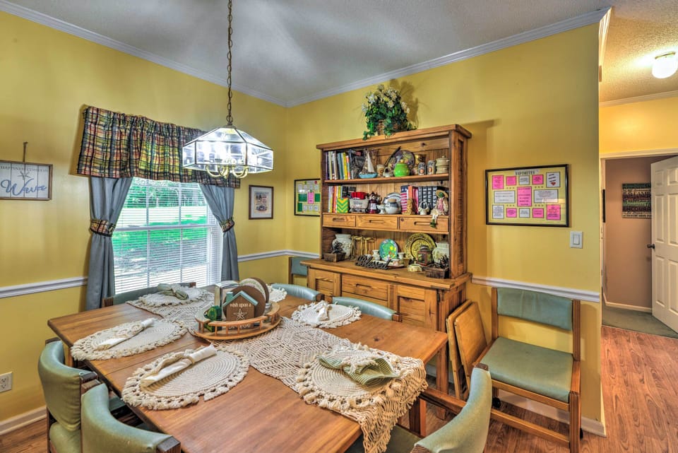 Dining Area | Dishware & Flatware Provided | Breakfast Bar w/ Additional Seating