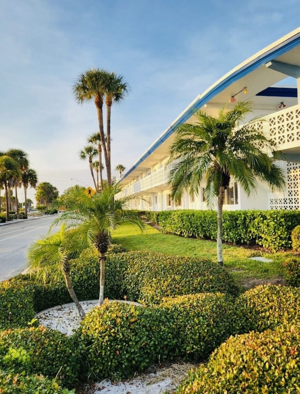 Front of building /Lido Dorset -Benjamin Franklin Dr., across from the Beach 🏖😎