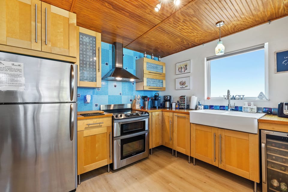 Fully equipped kitchen.