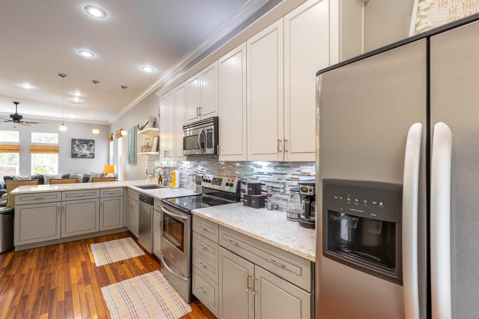 Fully-equipped kitchen with everything you need to prepare at-home meals and snacks.