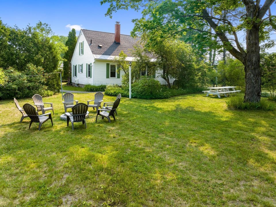 Backyard & Firepit
