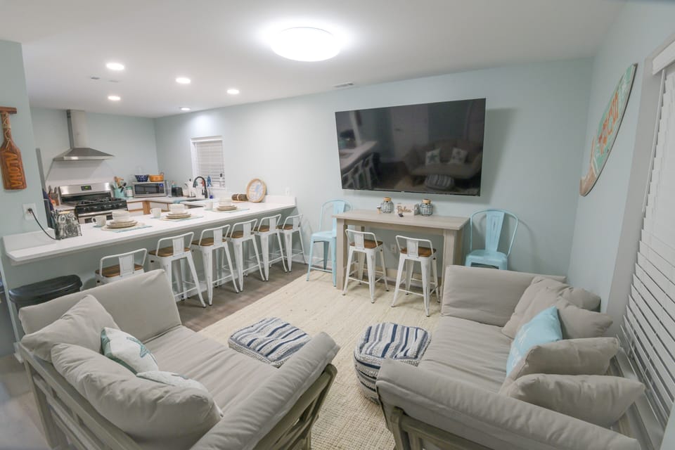 Open plan sitting area/kitchen