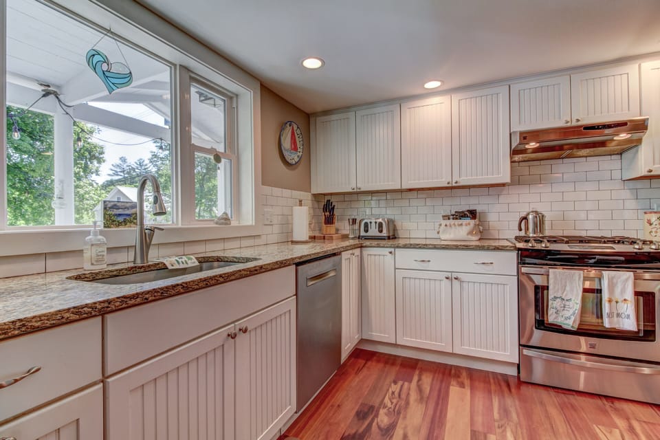 Kitchen appliances are great!