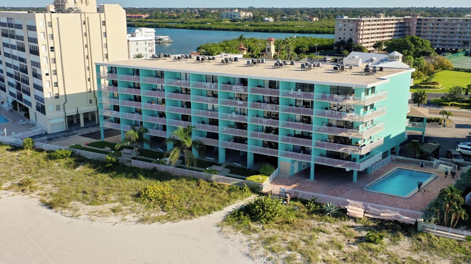 Arial View of Chateaux Condos