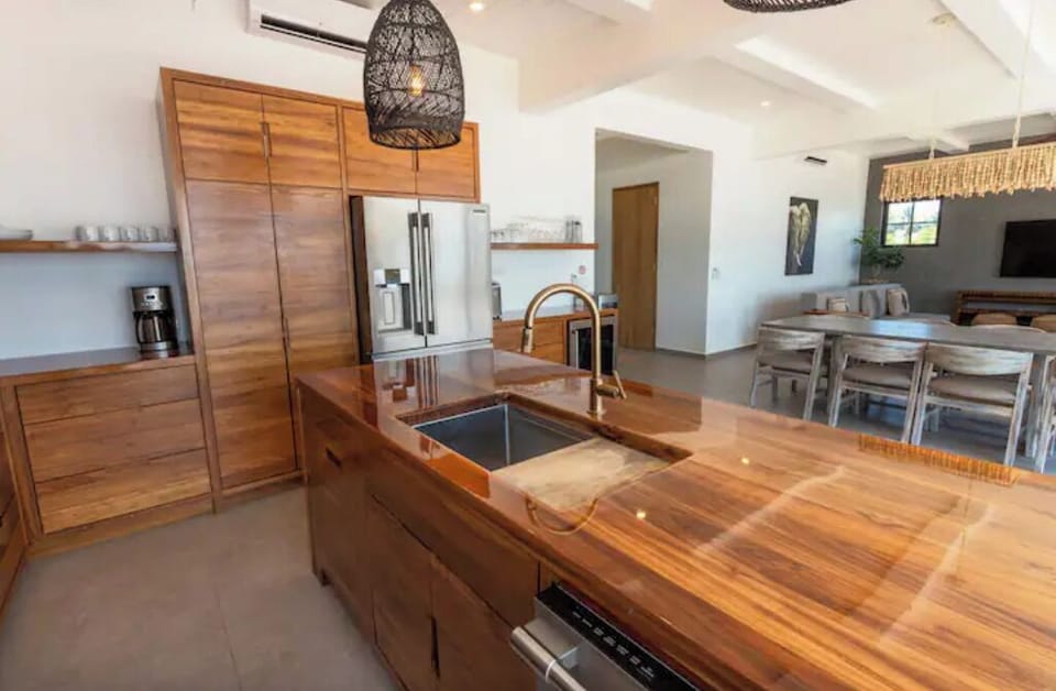 Fully equipped kitchen has everything you need