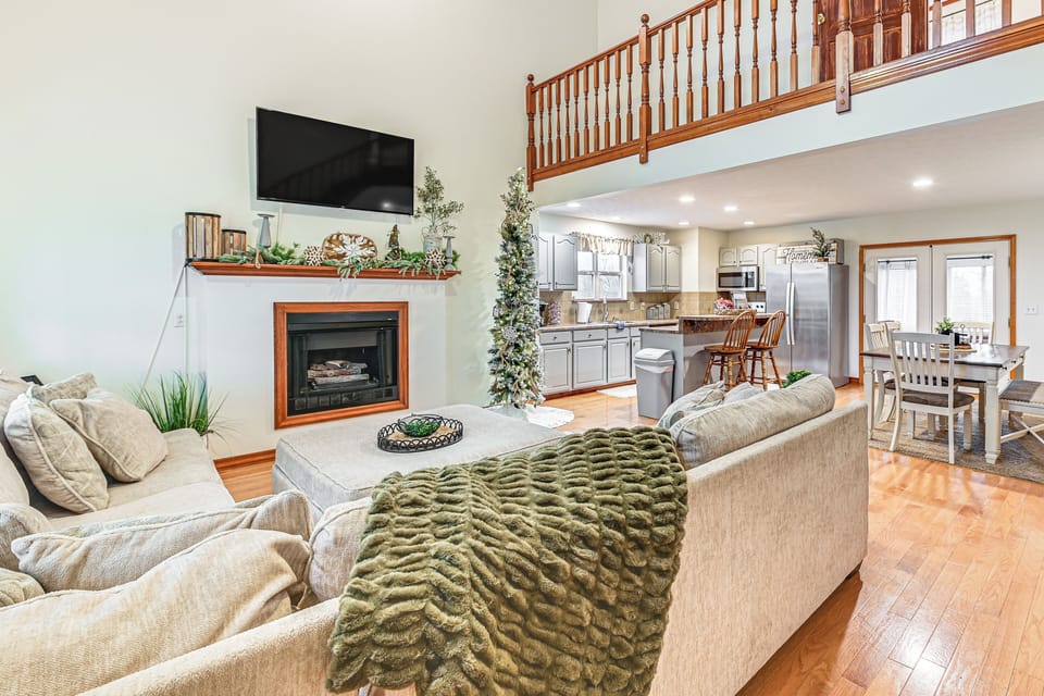 Main Living Area | Gas Fireplace | Free WiFi | Central A/C | 1st Floor