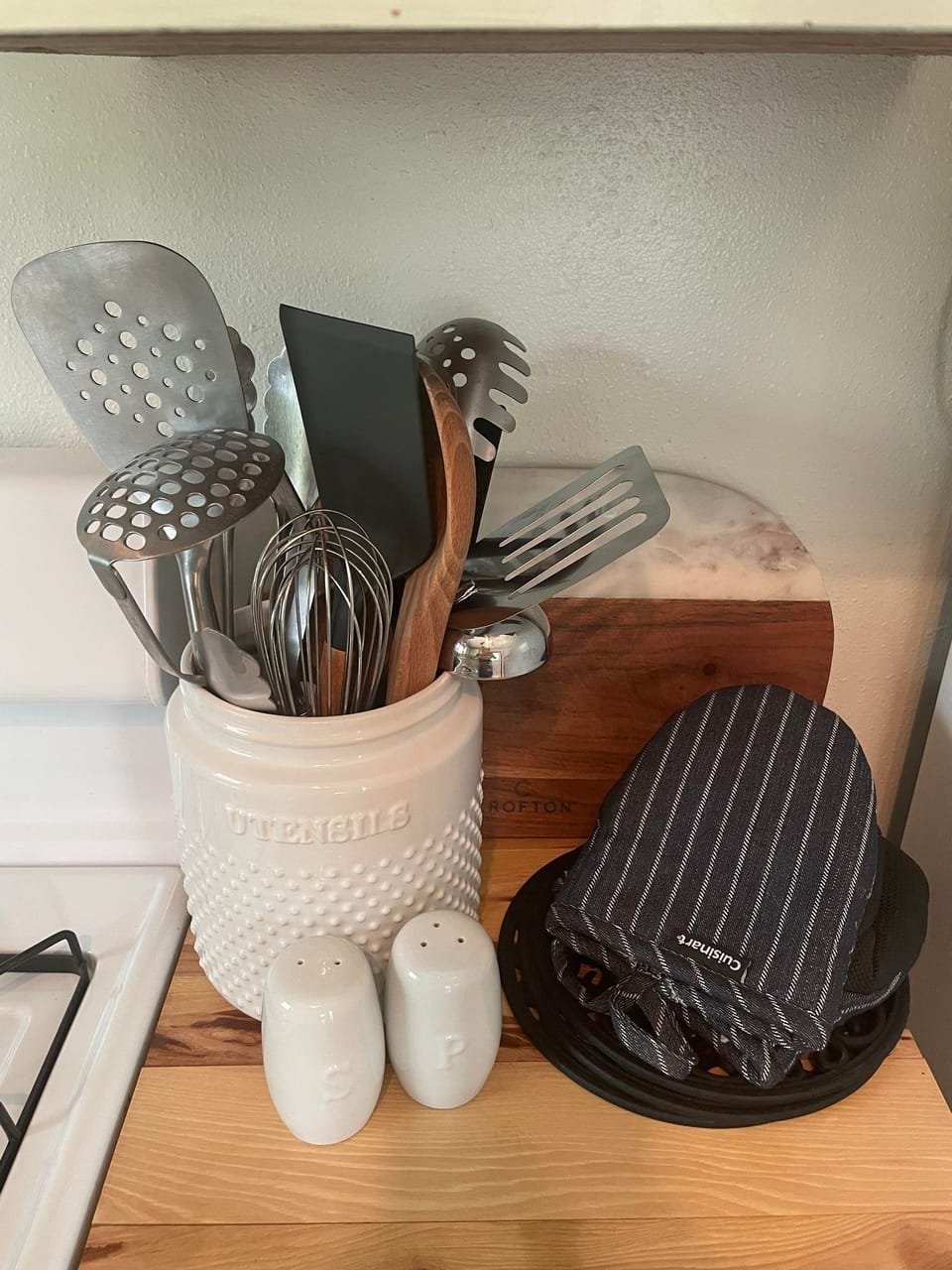 We try hard at supplying all the tools/utensils you would need in the kitchen.