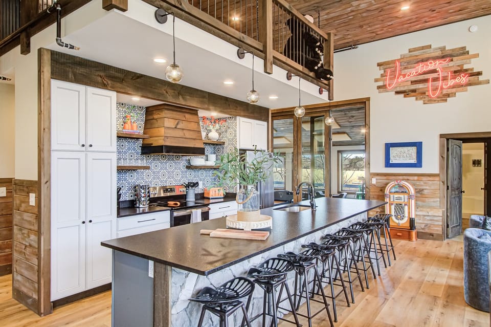 Perfect gathering space with seating for everyone