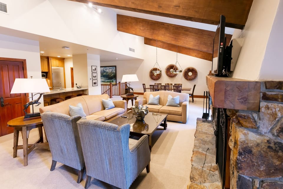 Living Room, Indoors, Room, Flooring, Building