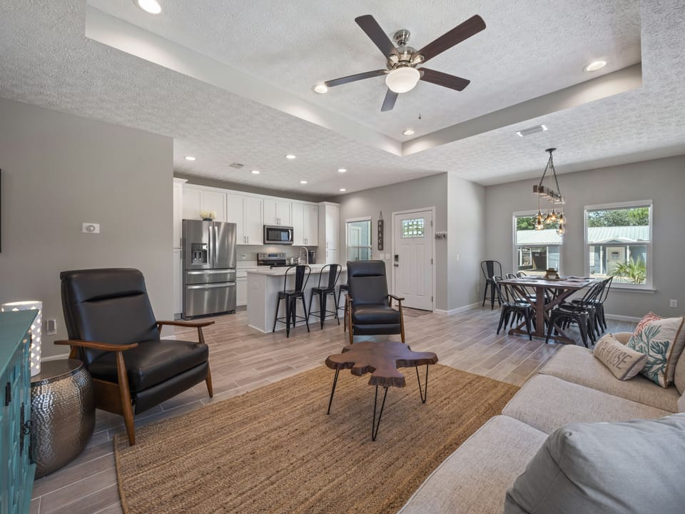 Open concept living/dining/kitchen