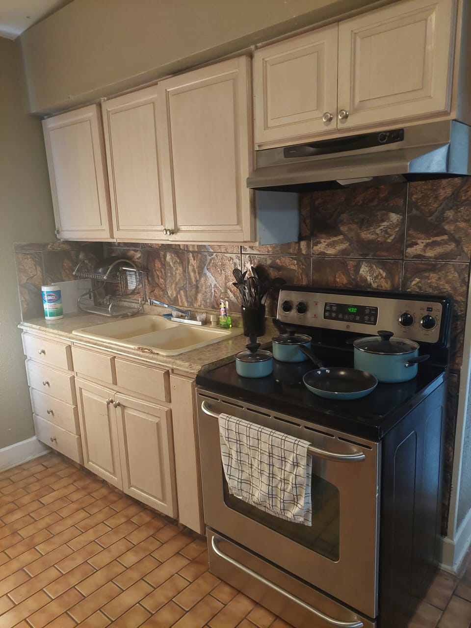 Fully equipped kitchen