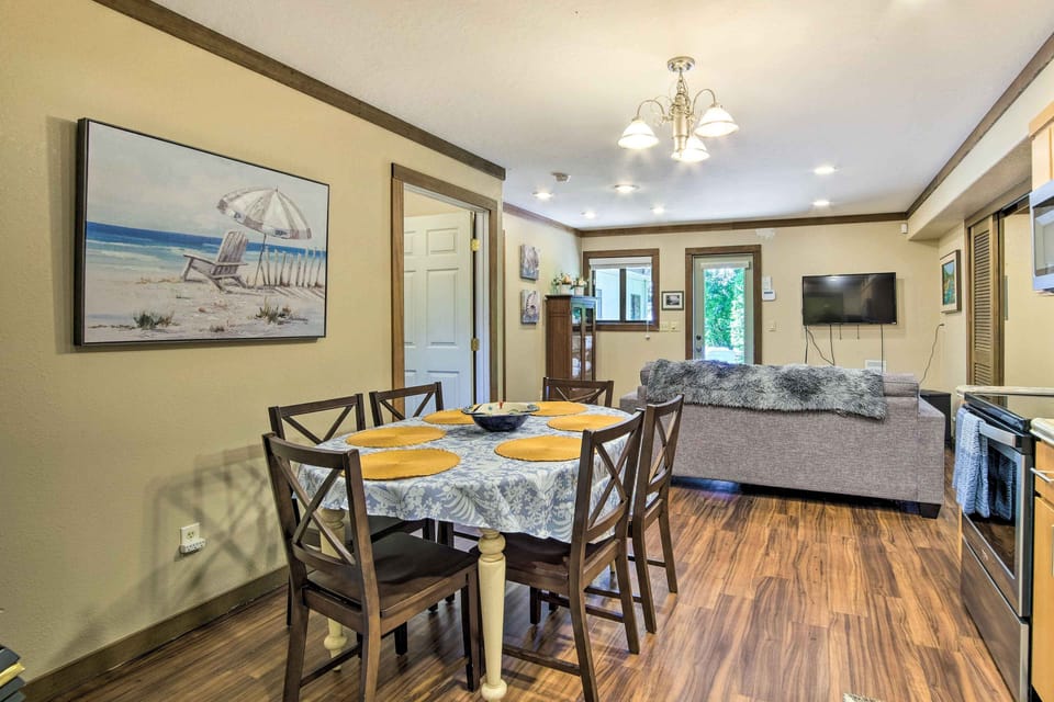 Dining Room | Board Games | Gas Fireplace